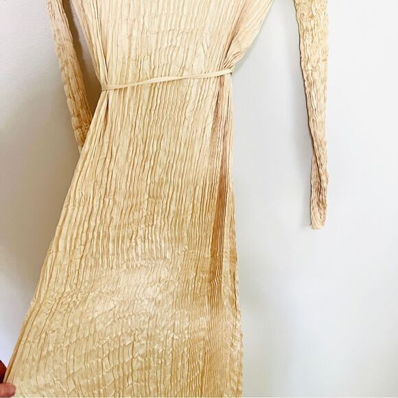 Theory Satin Long Slim Crinkle Cardigan Cream Small Never Worn Lightweight - Picture 13 of 15